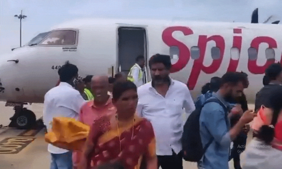 SpiceJet Chennai-Hyderabad Flight Returns Mid-Air Due to Technical Snag
