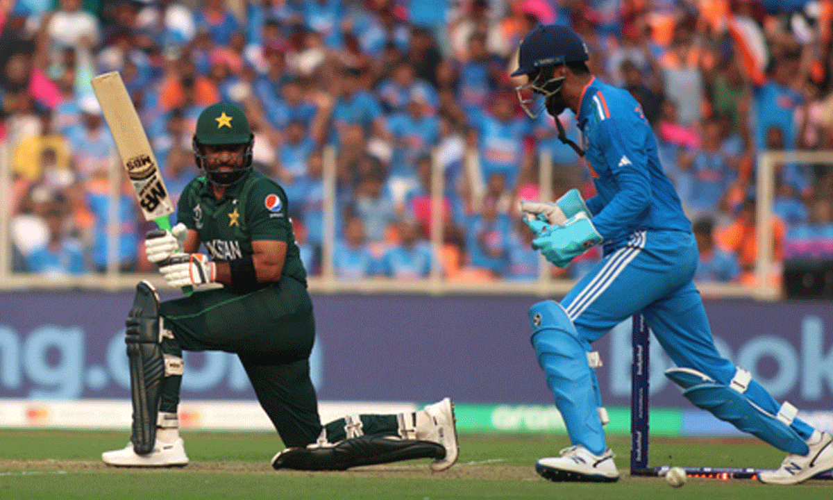 4th Test: Great to see Gill and Rahul fight it out for the rest of the team, says Karthik