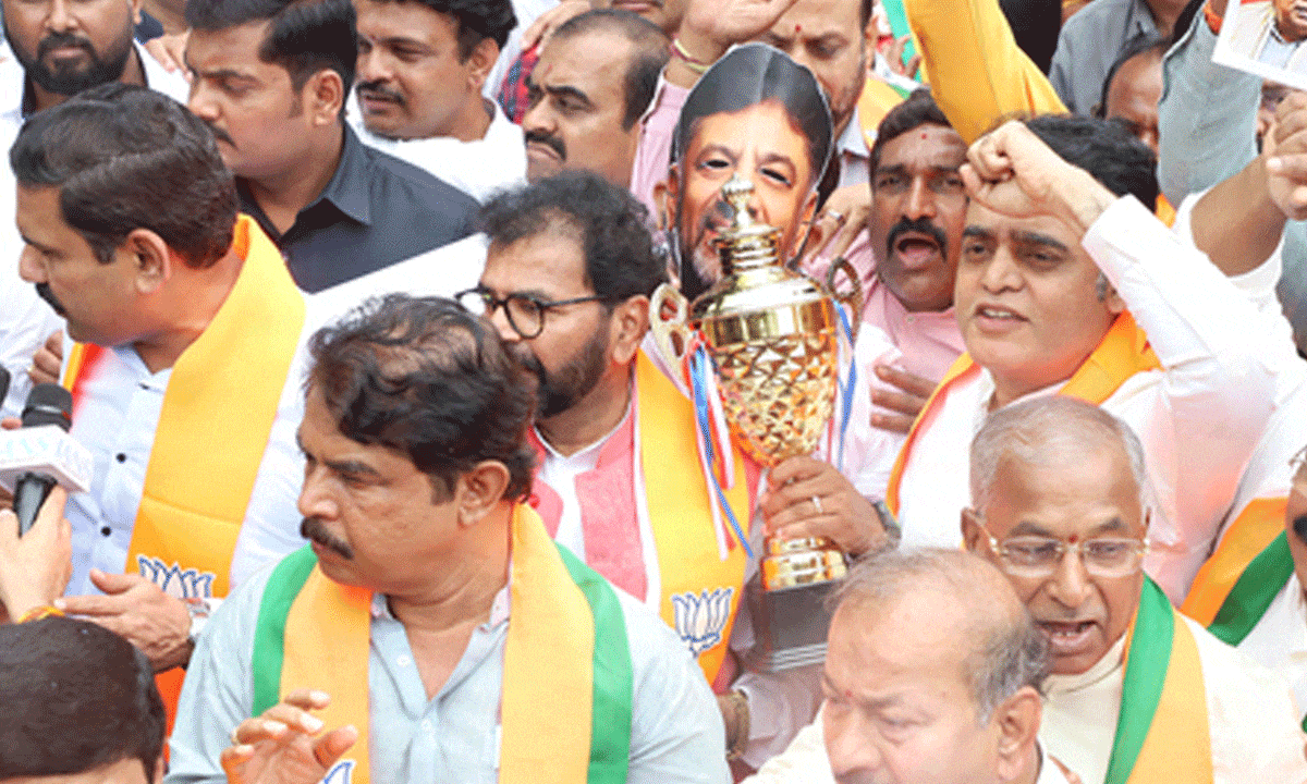 BJP accuses Karnataka govt of plans to use funds for SCs/STs for guaranteed schemes