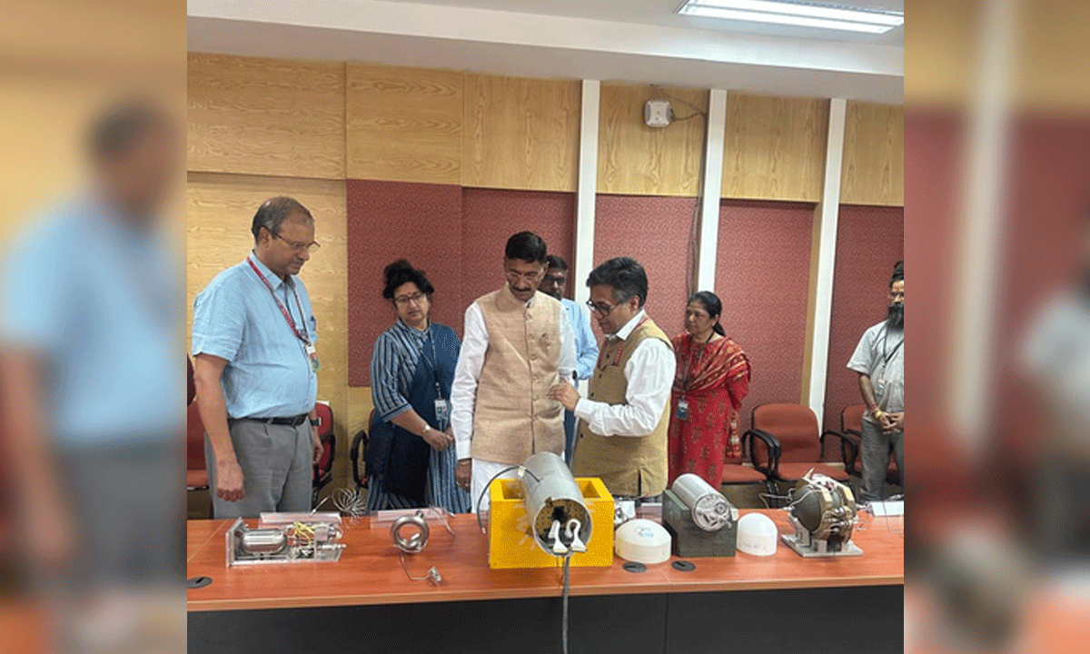 MoS Sanjay Seth Visits Missile Complex in Hyderabad, Applauds DRDO Scientists