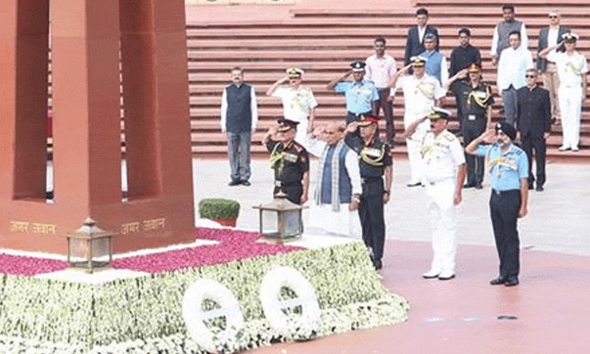 Kargil Vijay Diwas: Nation pays tribute to bravehearts of 1999 Kargil War