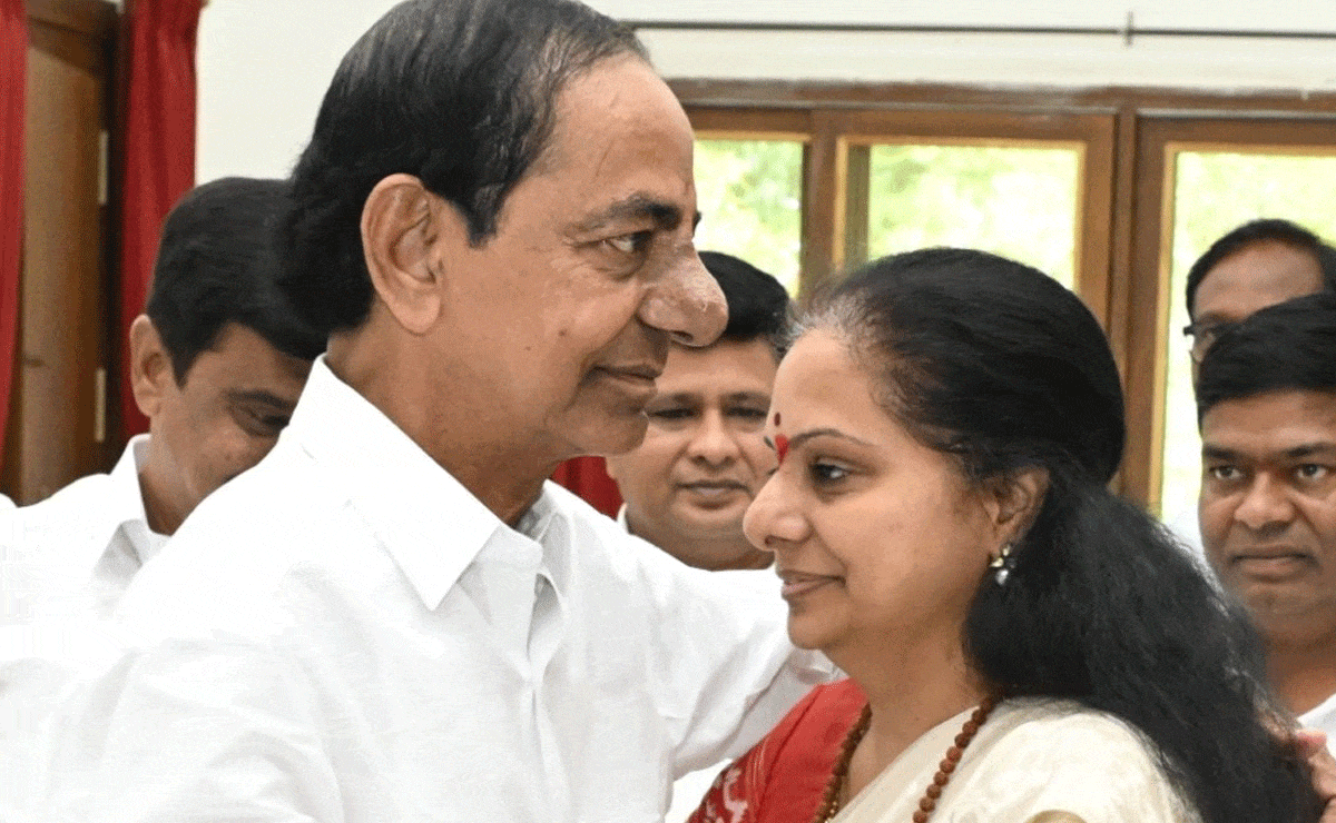Former CM KCR Under Medical Care; Daughter Kavitha Visits Hospital