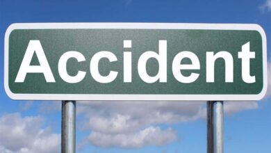 Hyderabad: Speeding Car Crashes into Hoarding Near CBIT, Gandipet; No Casualties Reported
