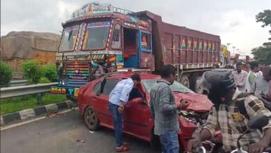 Telangana: Multi-Vehicle Collision on NH-44 — Truck Crashes into Cars, Hits Biker; Over a Dozen Injured