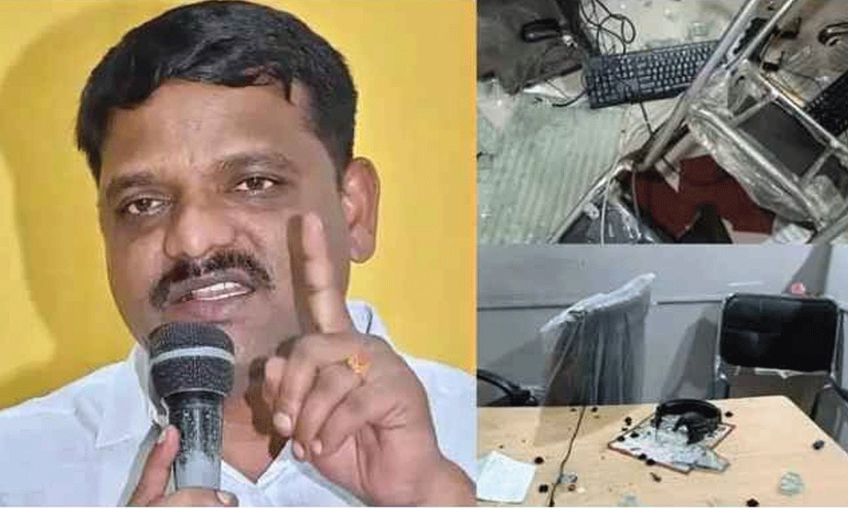 Jagruthi Activists Attack Teenmar Mallanna’s Office; 5 Rounds Fired in the Air