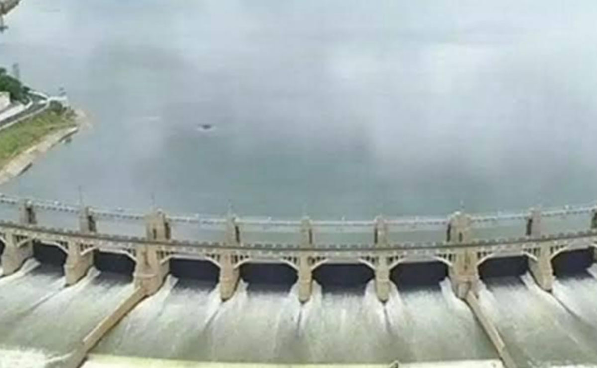 Tamil Nadu's Mettur dam reaches full capacity for third time in 2025, flood alert issued
