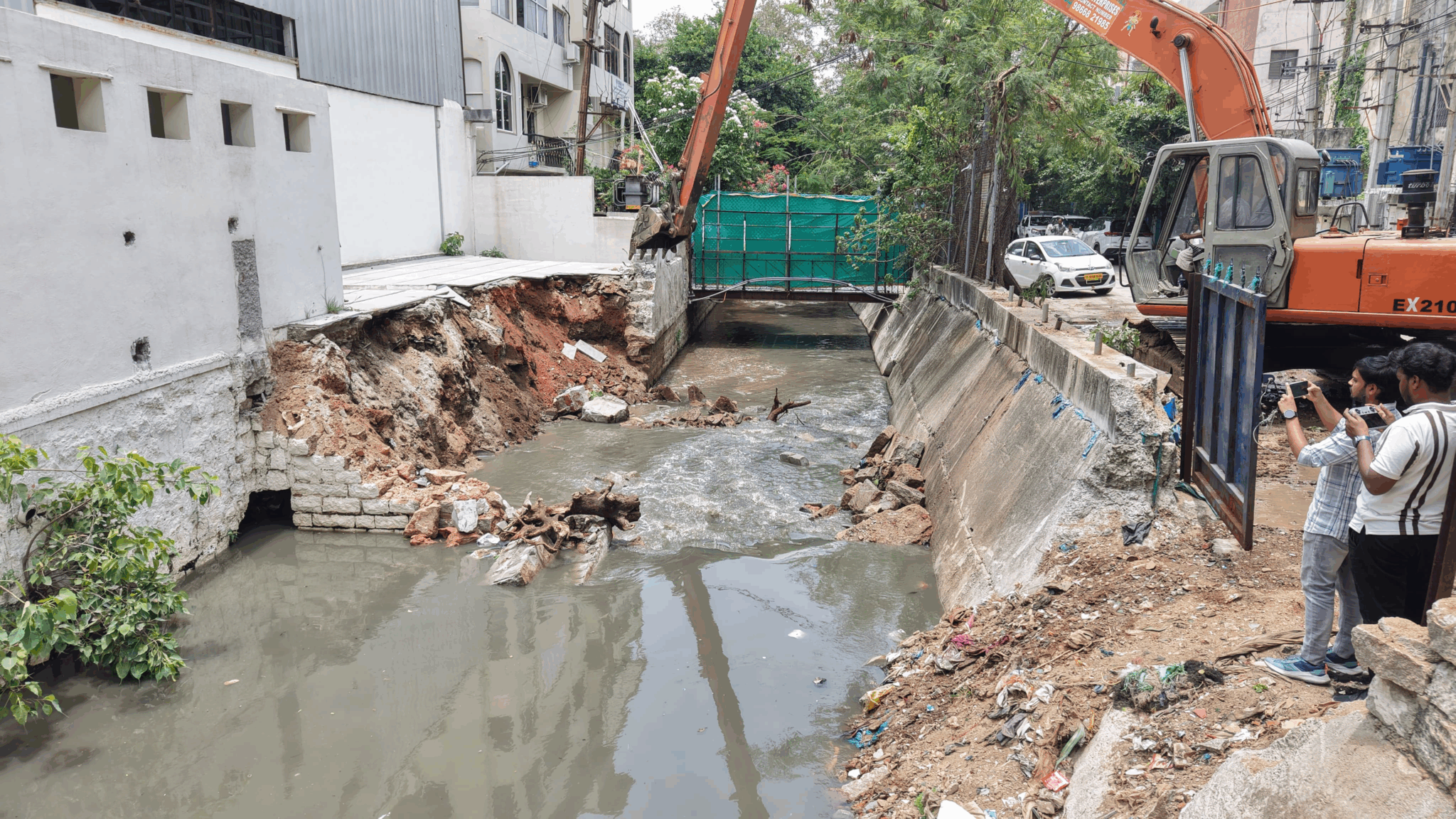 image scaled HYDRAA Demolition Drive in Kukatpally: Nala Encroachments Razed to Prevent Flooding