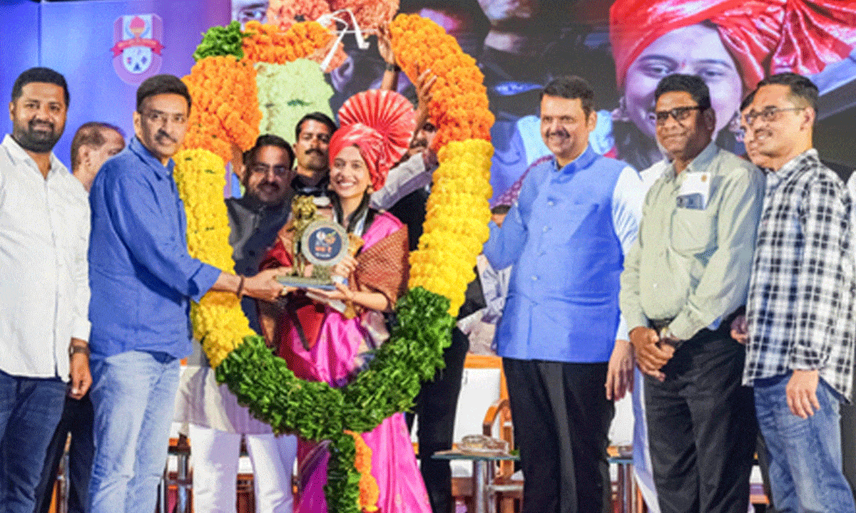 Maha CM Fadnavis felicitates Chess World Cup winner Divya Deshmukh; awards 3 cr cash reward