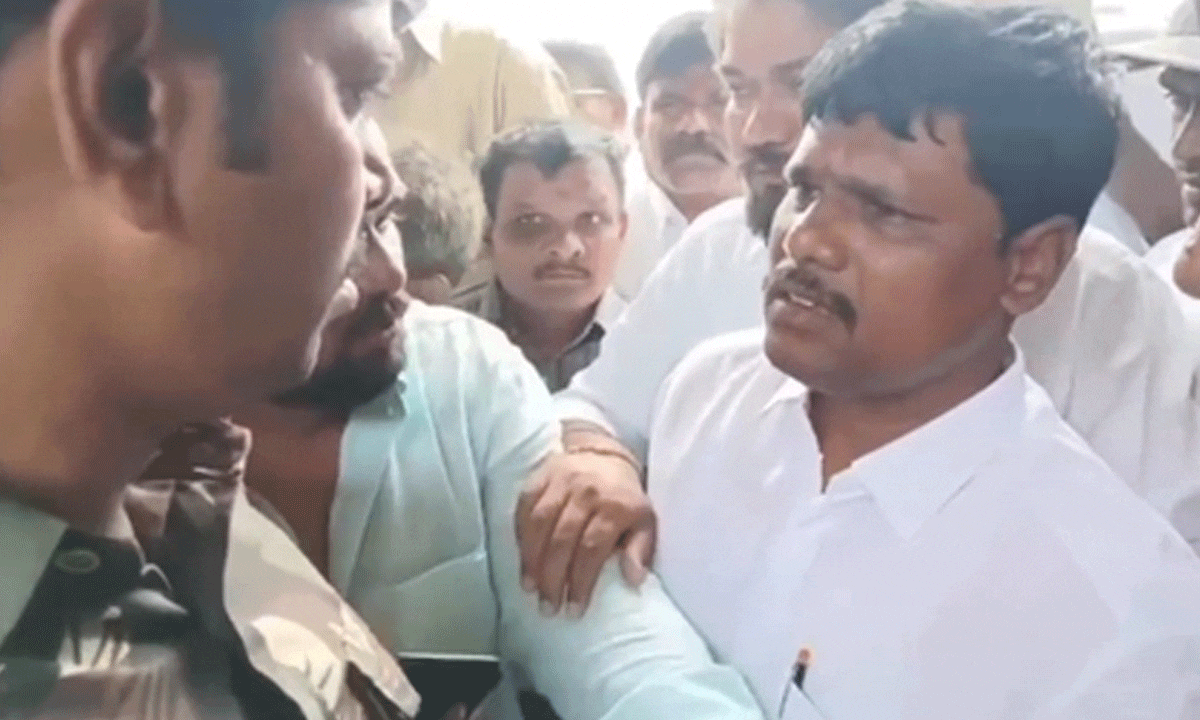 Andhra Pradesh Minister's cousin arrested for slapping police constable