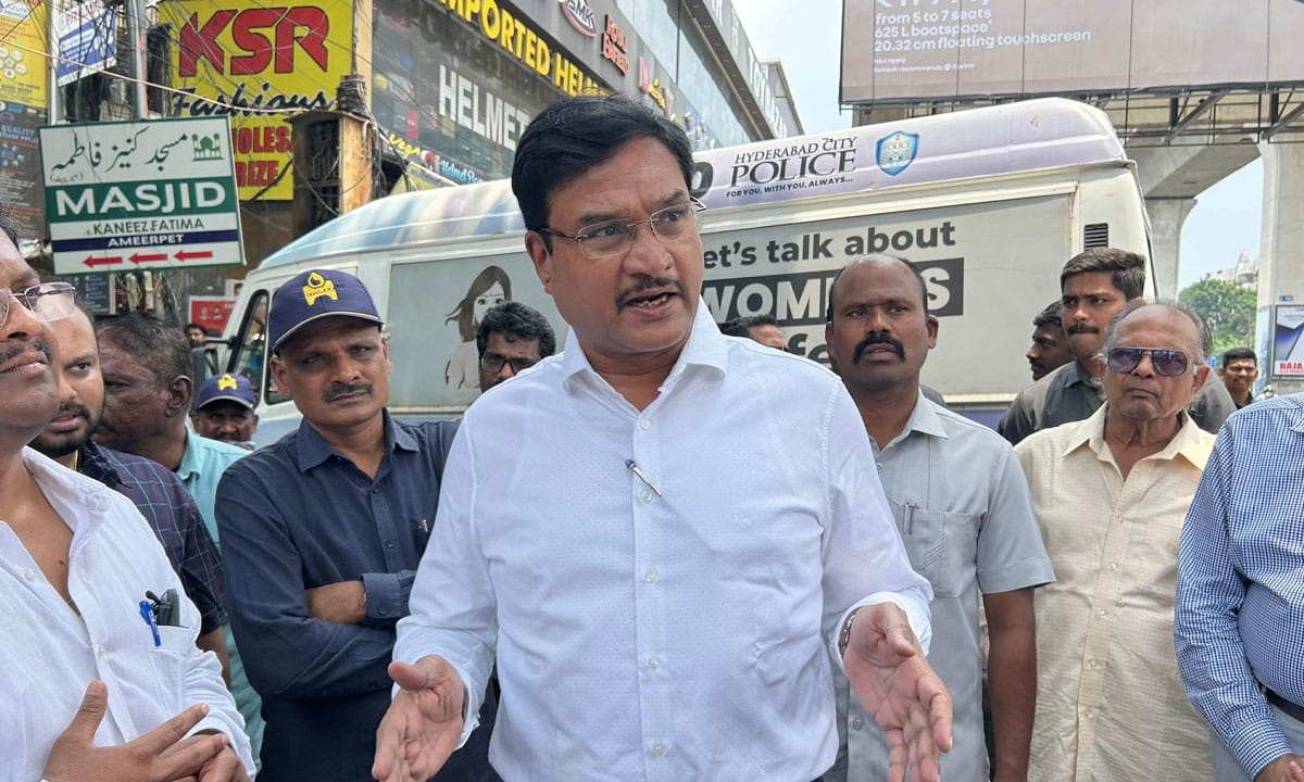 Waterlogging Around Ameerpet Metro Station After Heavy Rain, HYDRAA Commissioner Inspects